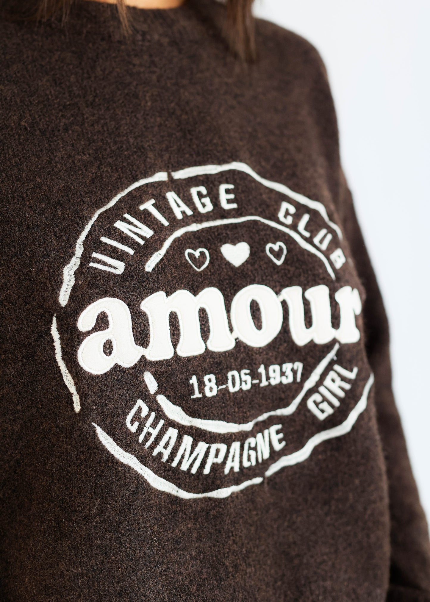 AMOUR CLUB SWEATER