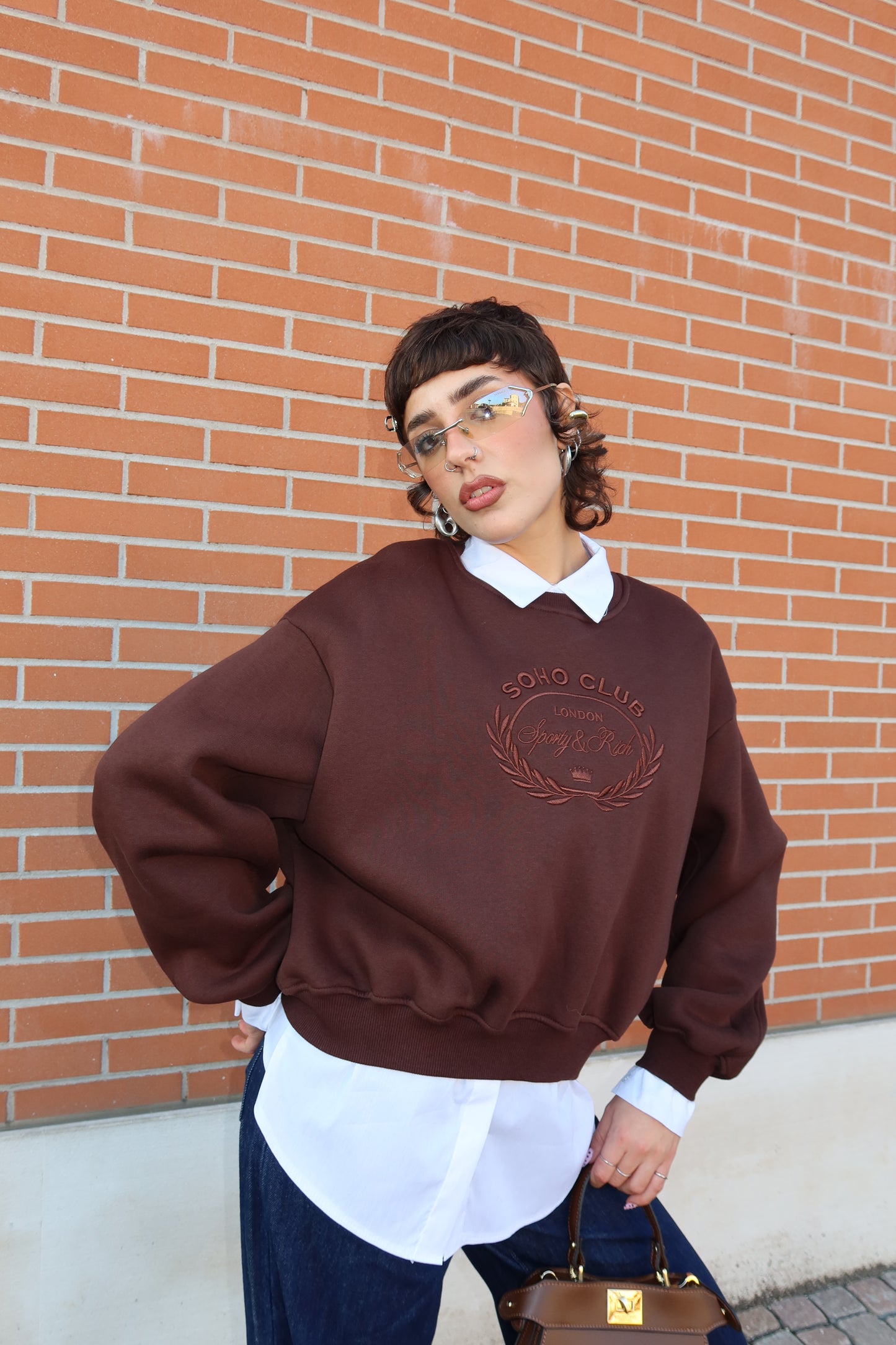 FELPA OVERSIZE “SOHO CLUB” MARRONE