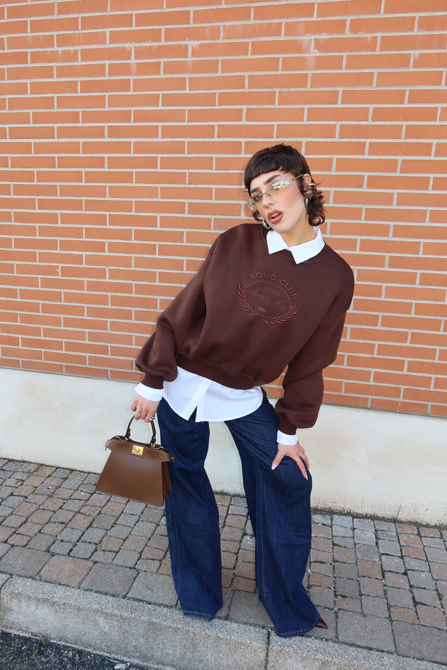 FELPA OVERSIZE “SOHO CLUB” MARRONE