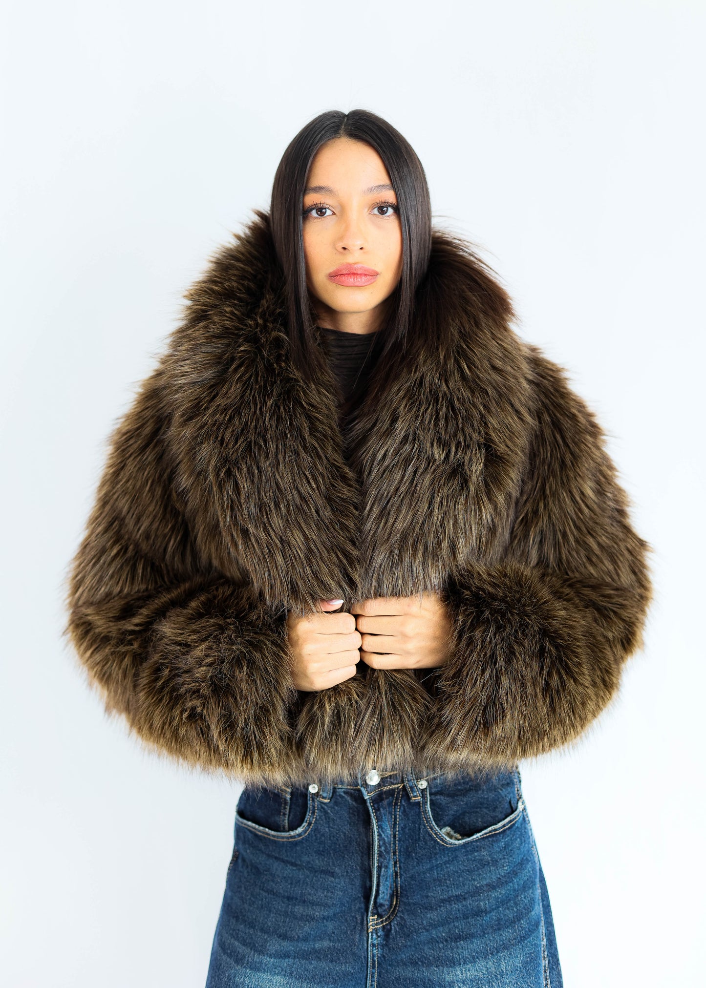 FAUX FUR CROPPED JACKET - BROWN